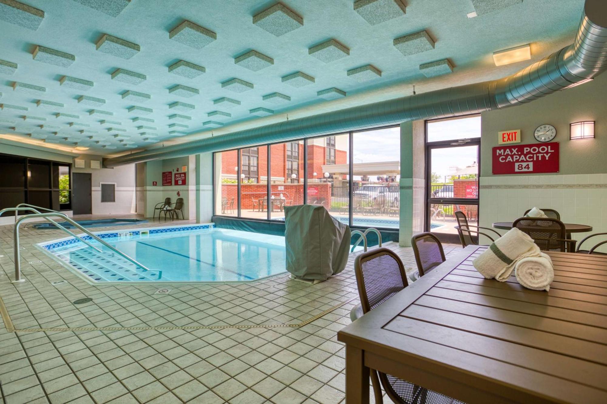 Drury Inn & Suites St. Louis - Fairview Heights Exterior foto